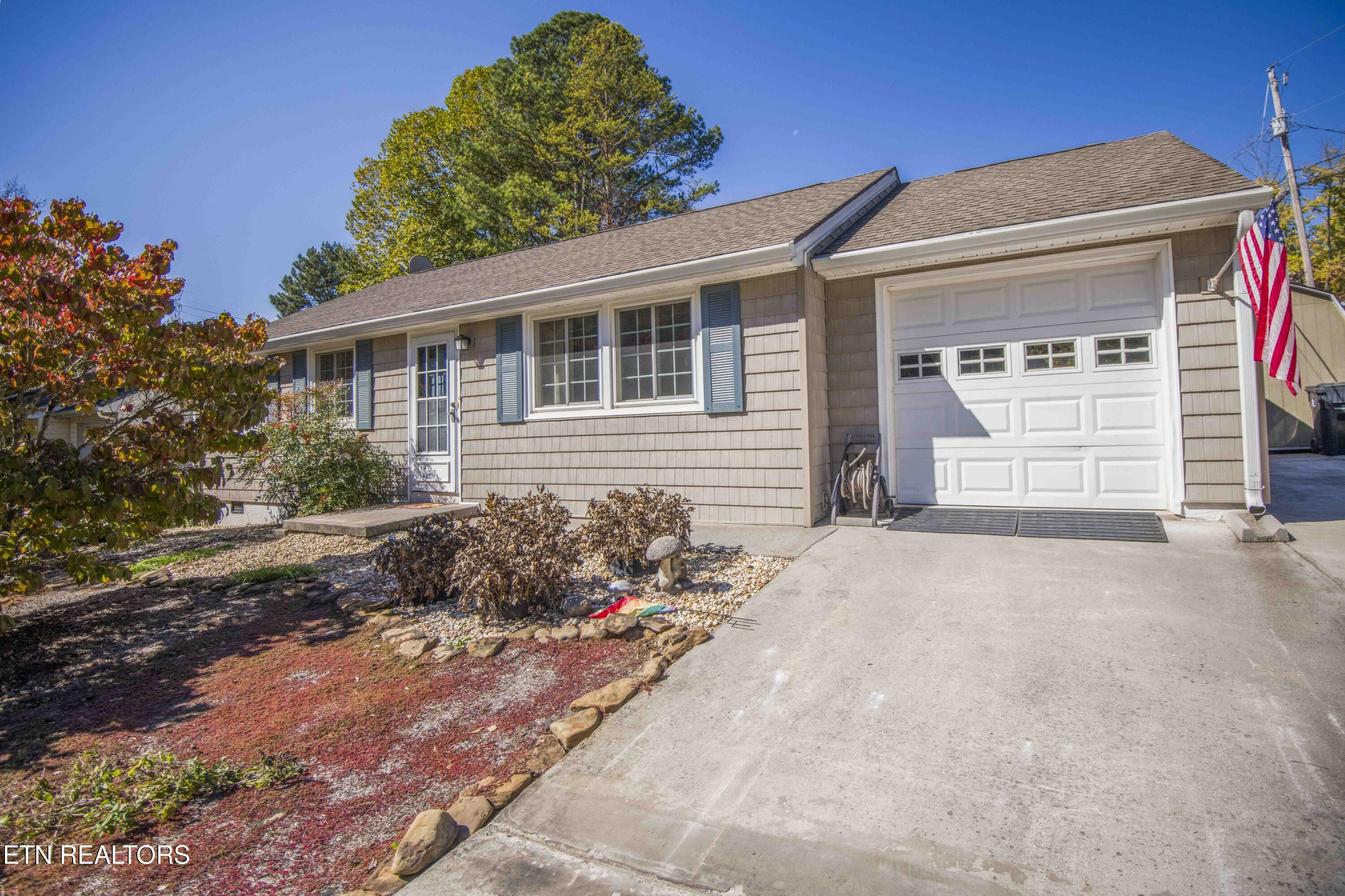 Property Photo:  4221 Chinkapin Lane  TN 37921 