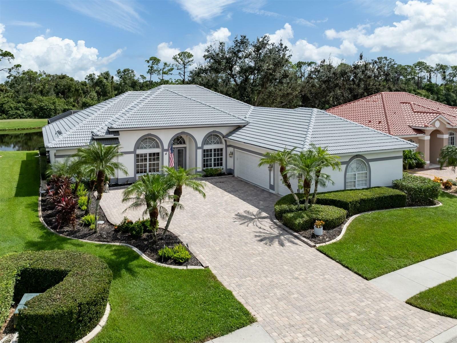 Property Photo:  748 Egret Walk Lane  FL 34292 