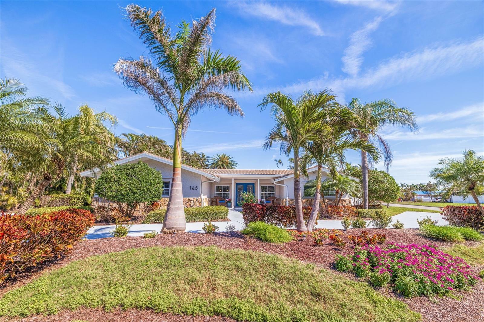 Property Photo: 165 4th Avenue N FL 33715