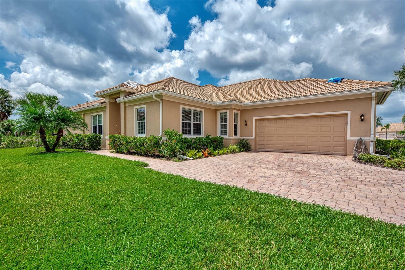 Property Photo:  13104 Creekside Lane  FL 33953 