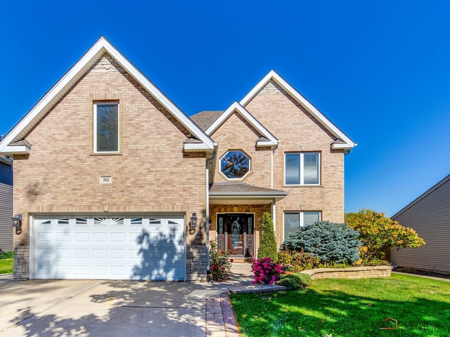 Property Photo:  742 Bluejay Circle  IL 60007 