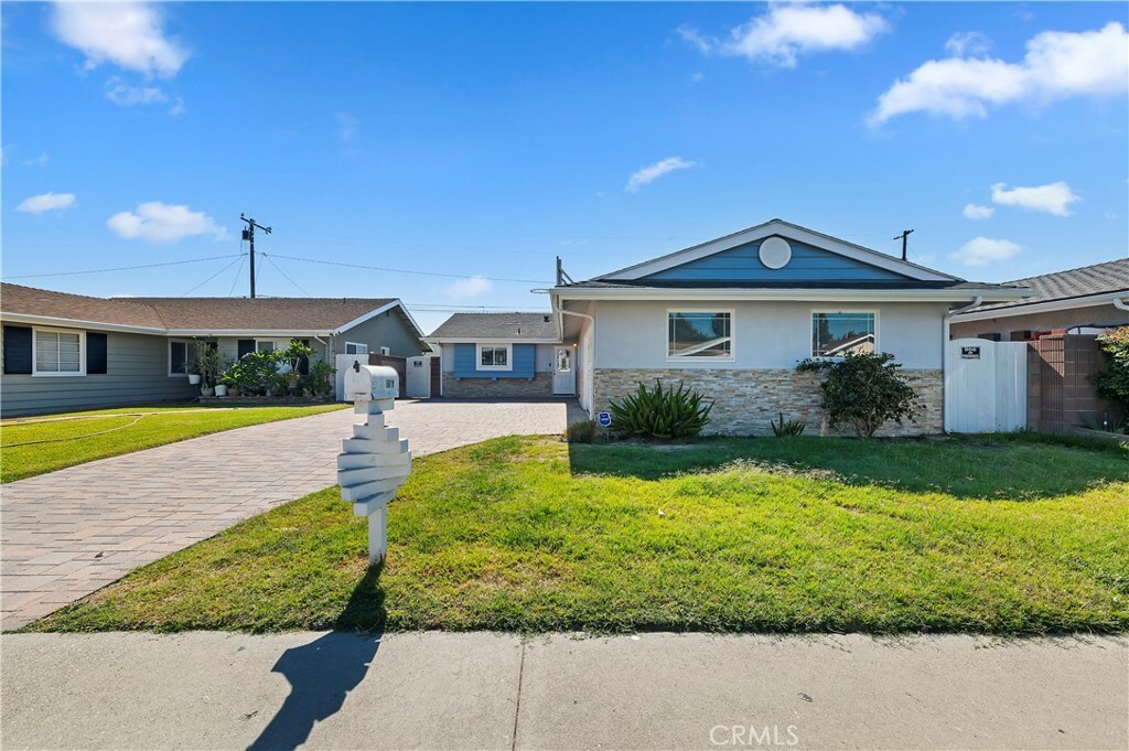 Property Photo:  6618 Dillman Street  CA 90713 