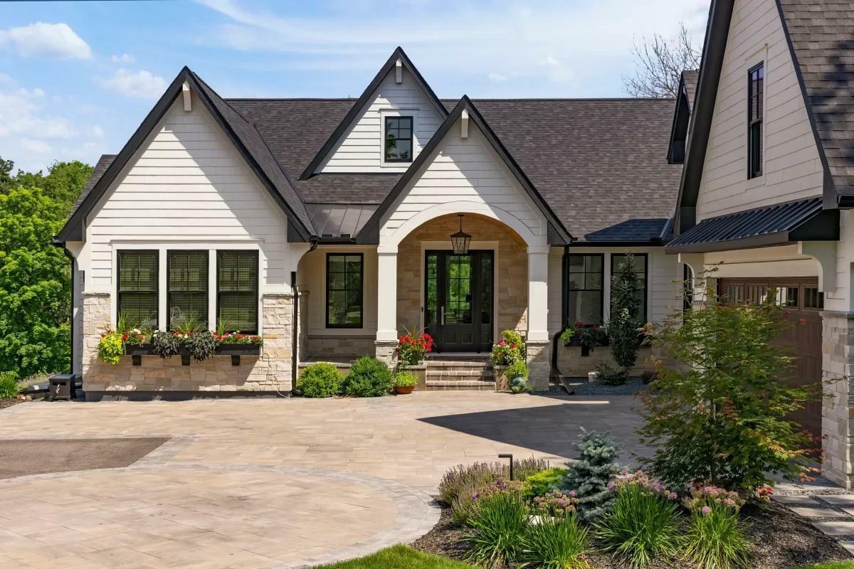 Property Photo: 110 Mississippi River Boulevard N MN 55104