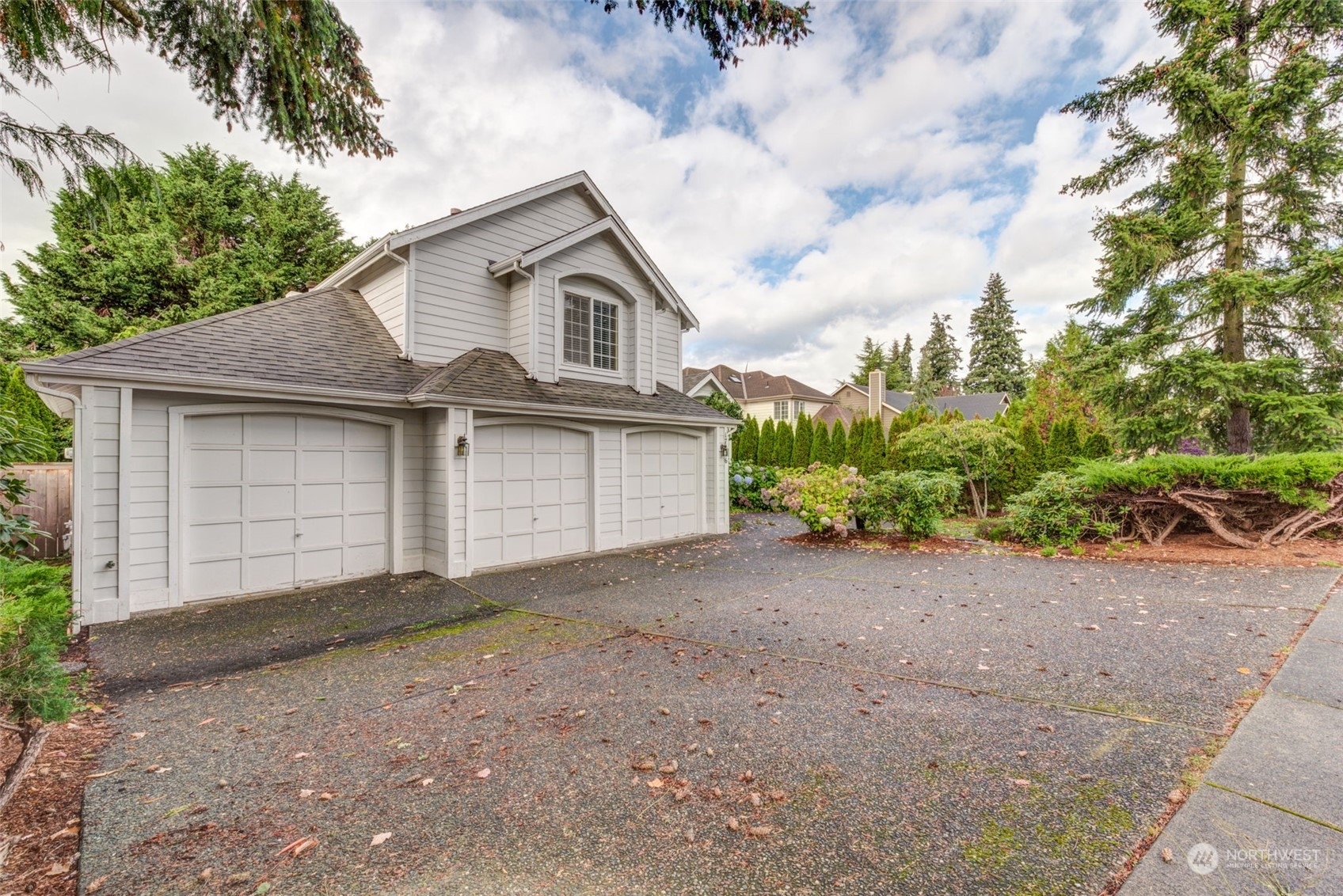 Property Photo:  17506 53rd Place W  WA 98037 