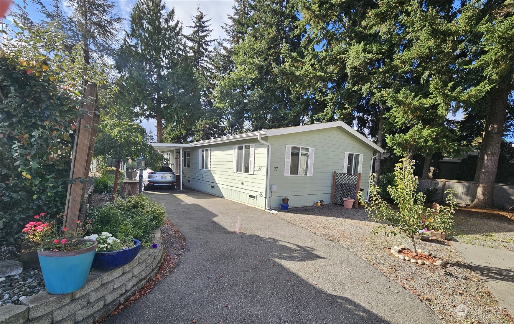 Property Photo:  17408 44th Avenue W 27  WA 98037 