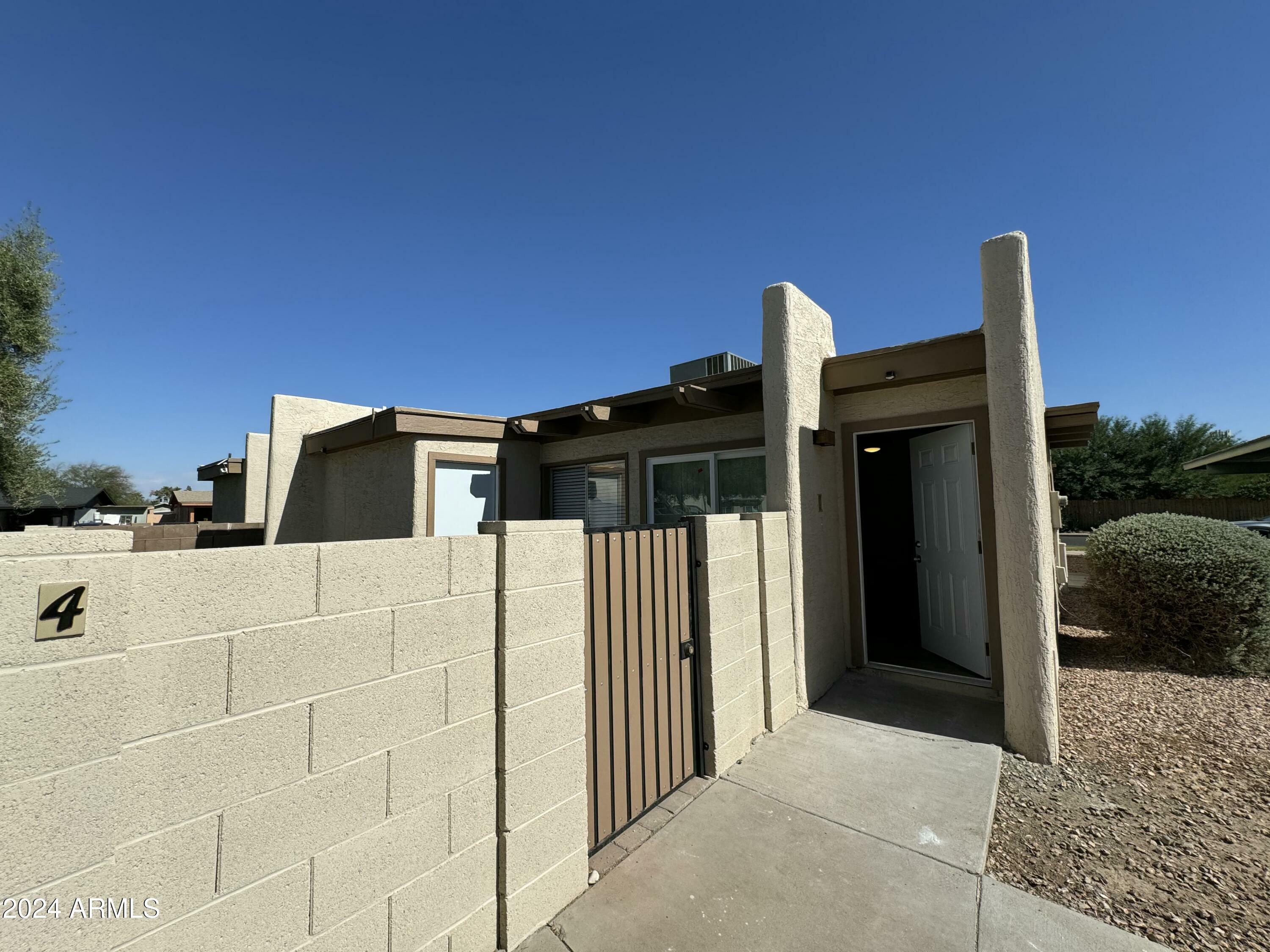 Property Photo:  2130 W Camino Street W 4  AZ 85201 