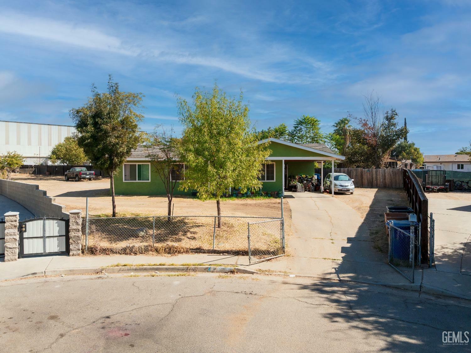 Property Photo:  3612 Woodbine Court  CA 93307 