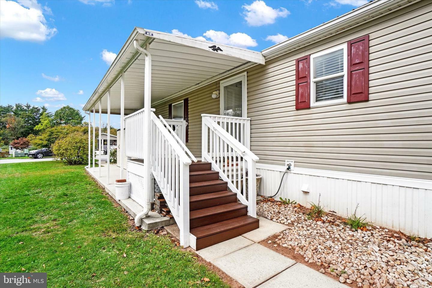 Property Photo:  800 York Road 283  PA 17315 