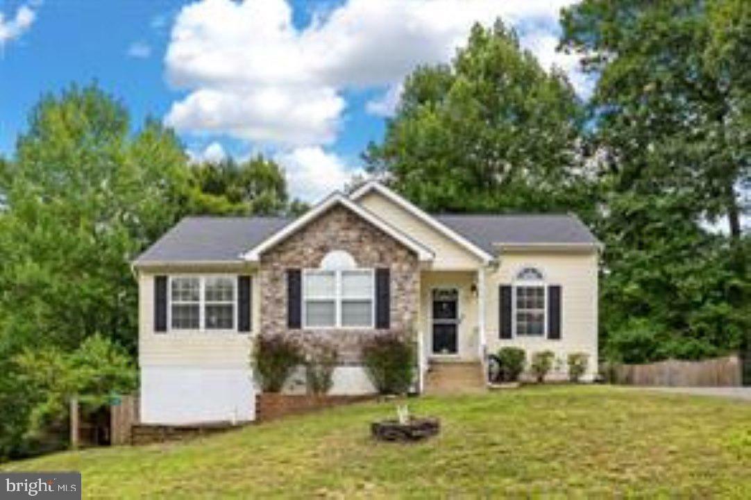 34 Amelia Court  Fredericksburg VA 22405 photo