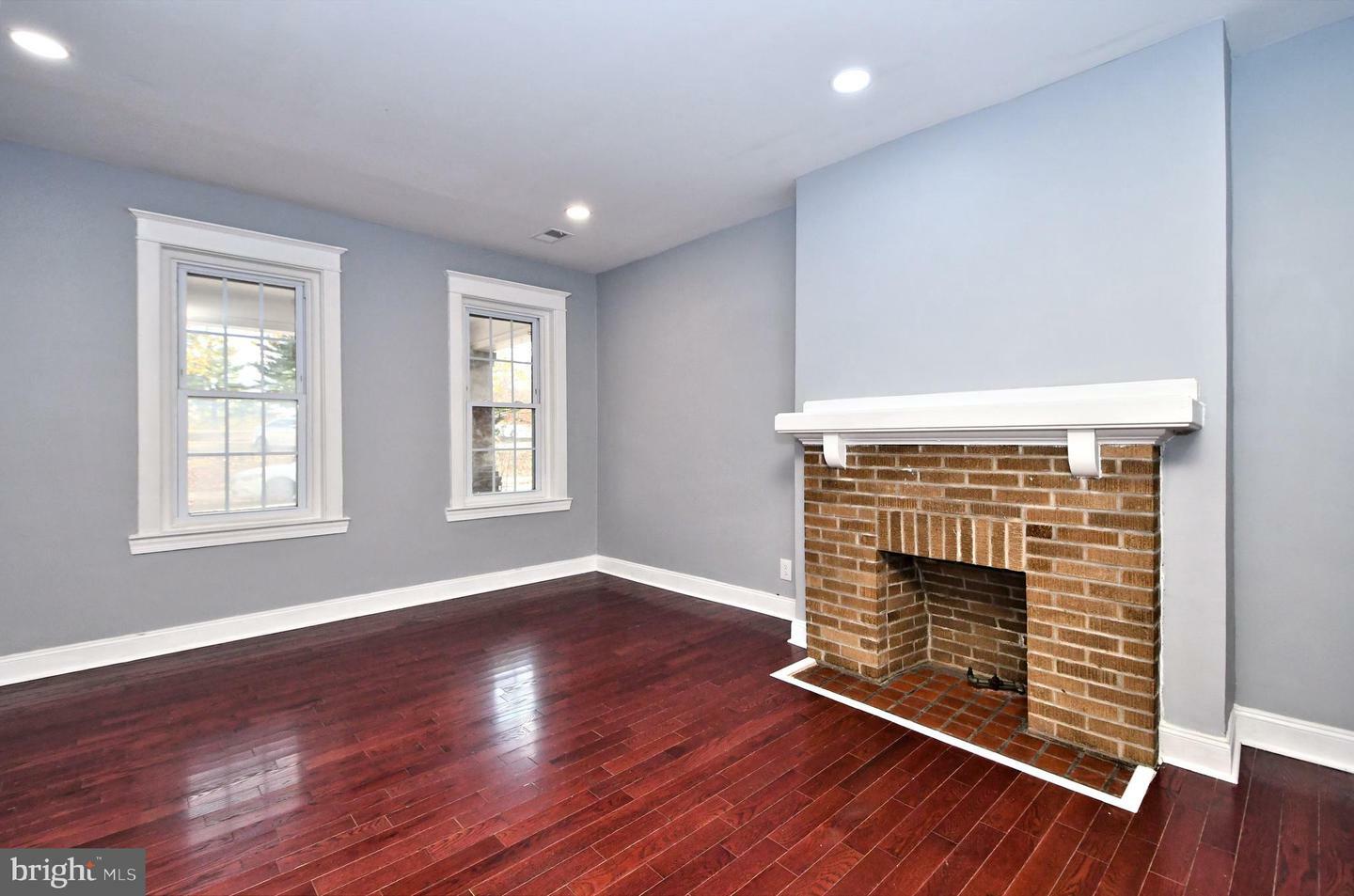 Property Photo:  709 N Charlotte Street  PA 19464 