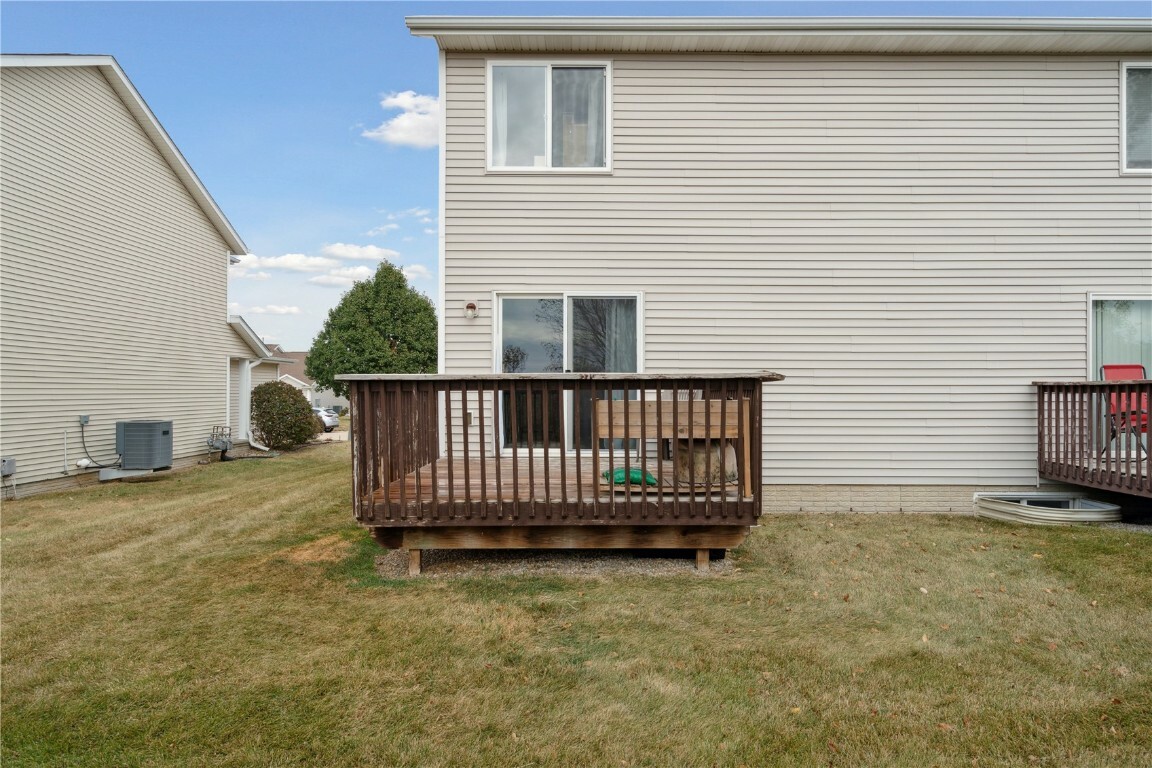 Property Photo:  495 Bent Creek Dr  IA 52302 