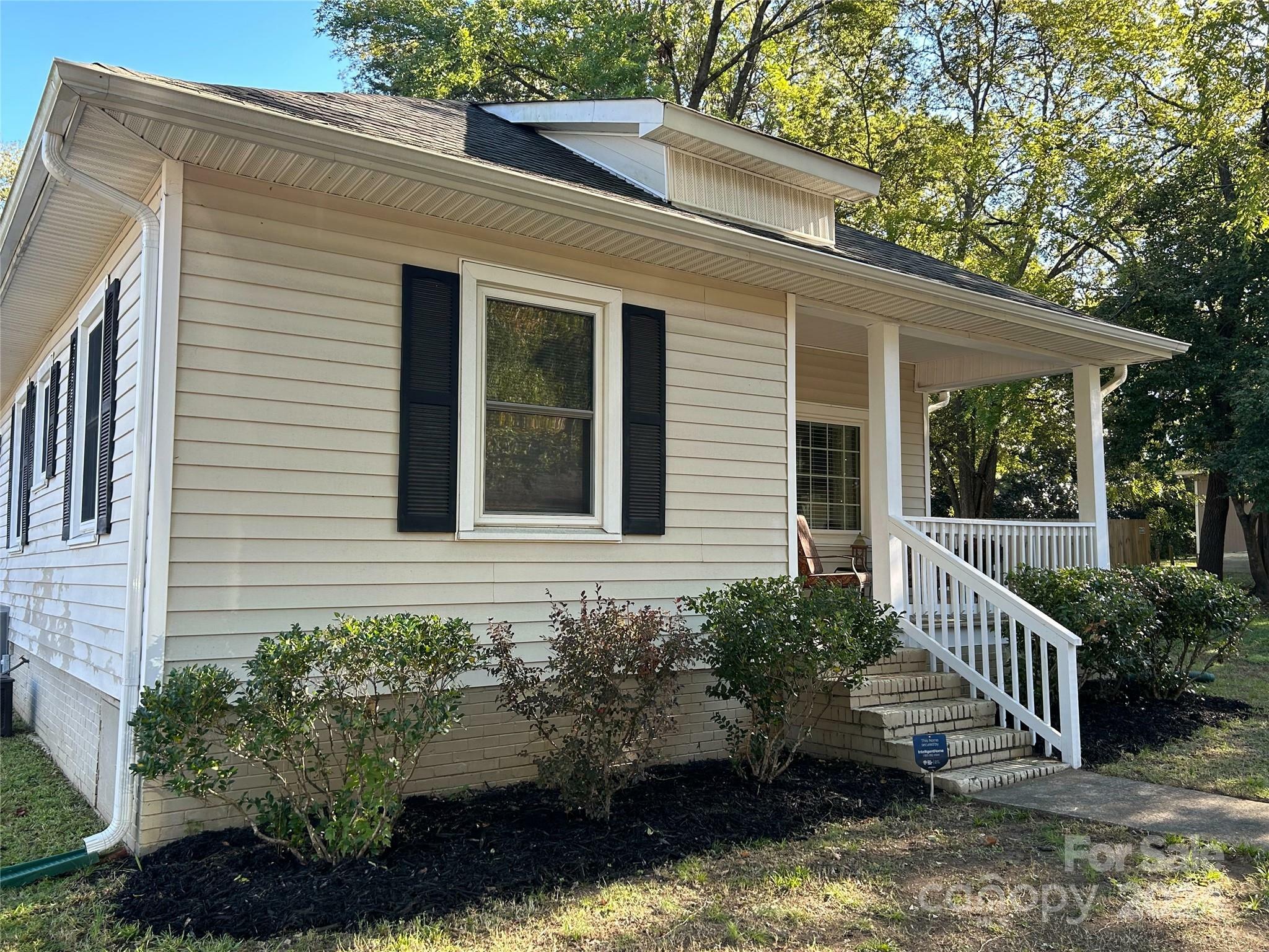 Property Photo:  420 James Street  NC 28134 