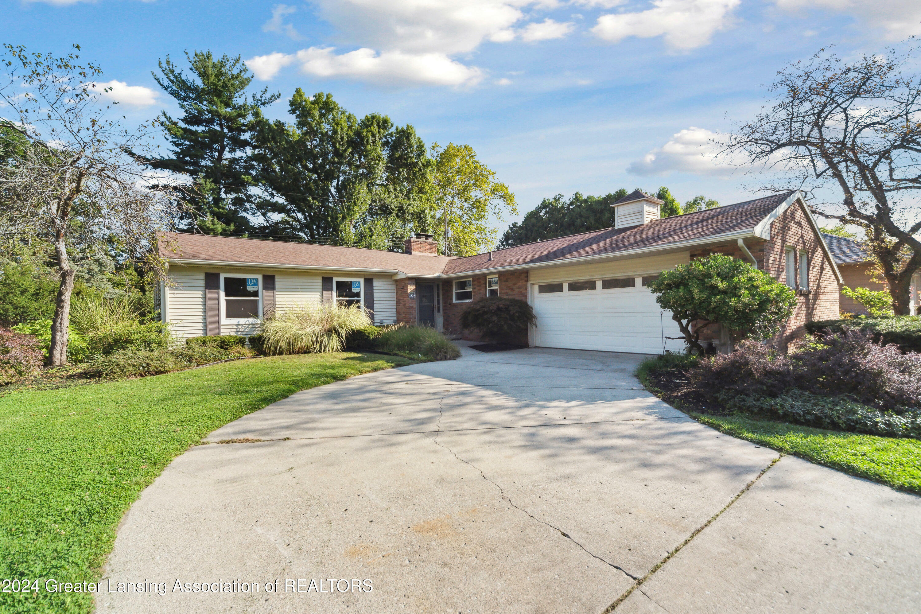 2826 N Cambridge Road  Lansing MI 48911 photo