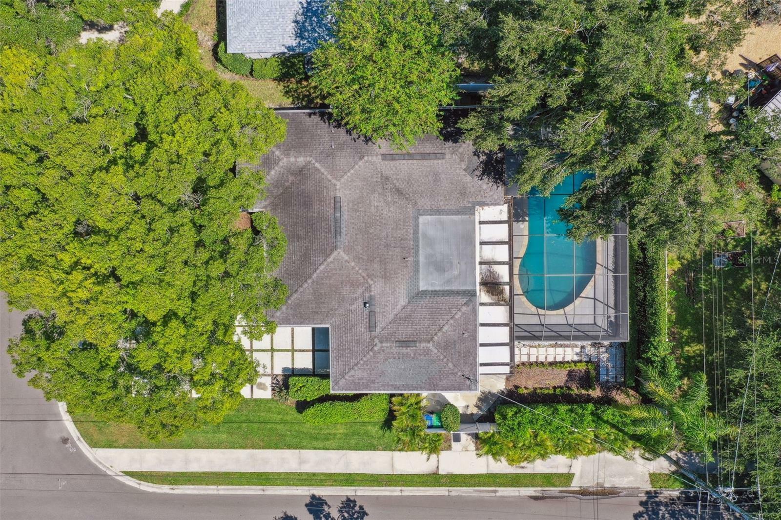 Property Photo:  3420 S Gardenia Avenue  FL 33629 