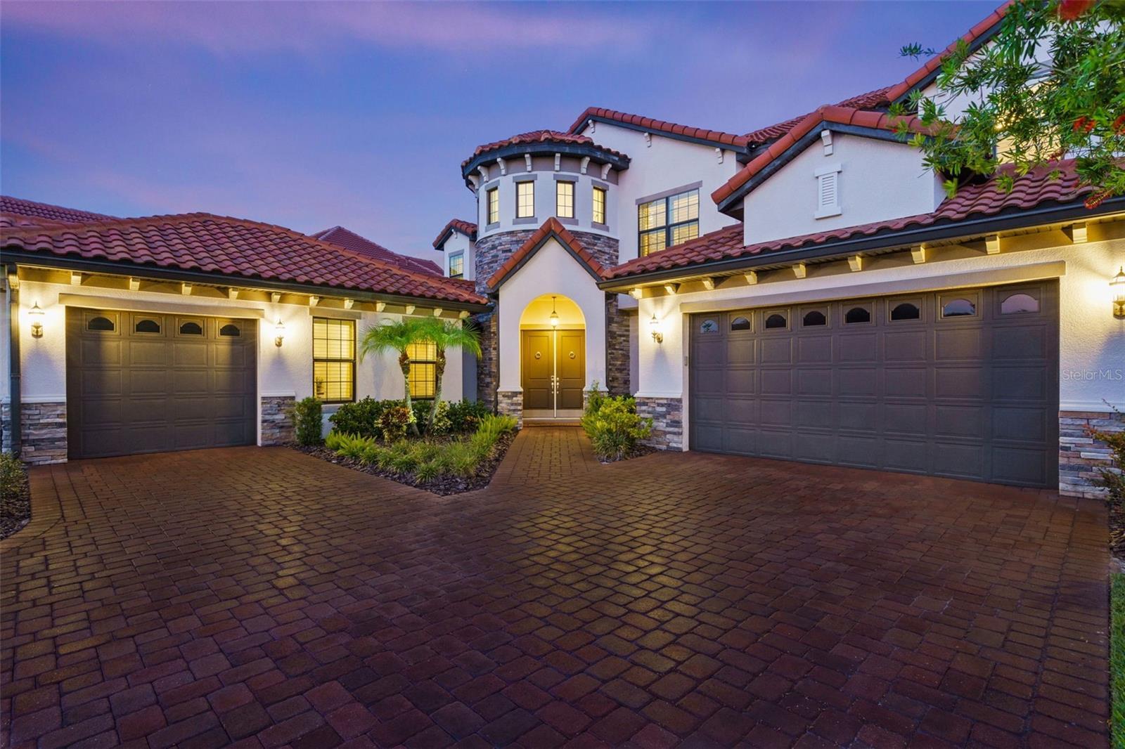 Property Photo: 8414 Dunham Station Drive FL 33647