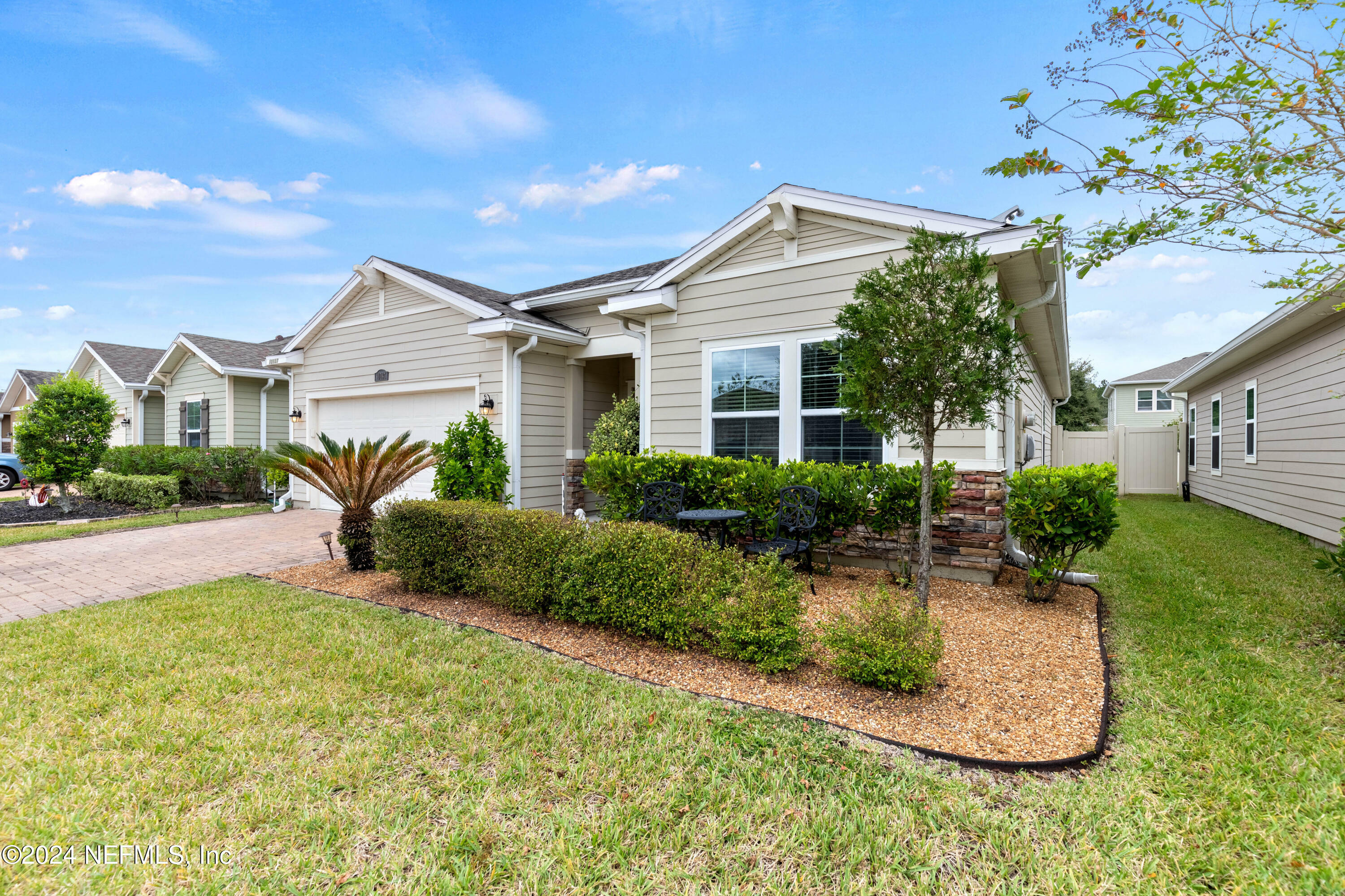 Property Photo: 10137 Dogwood Creek Drive FL 32222