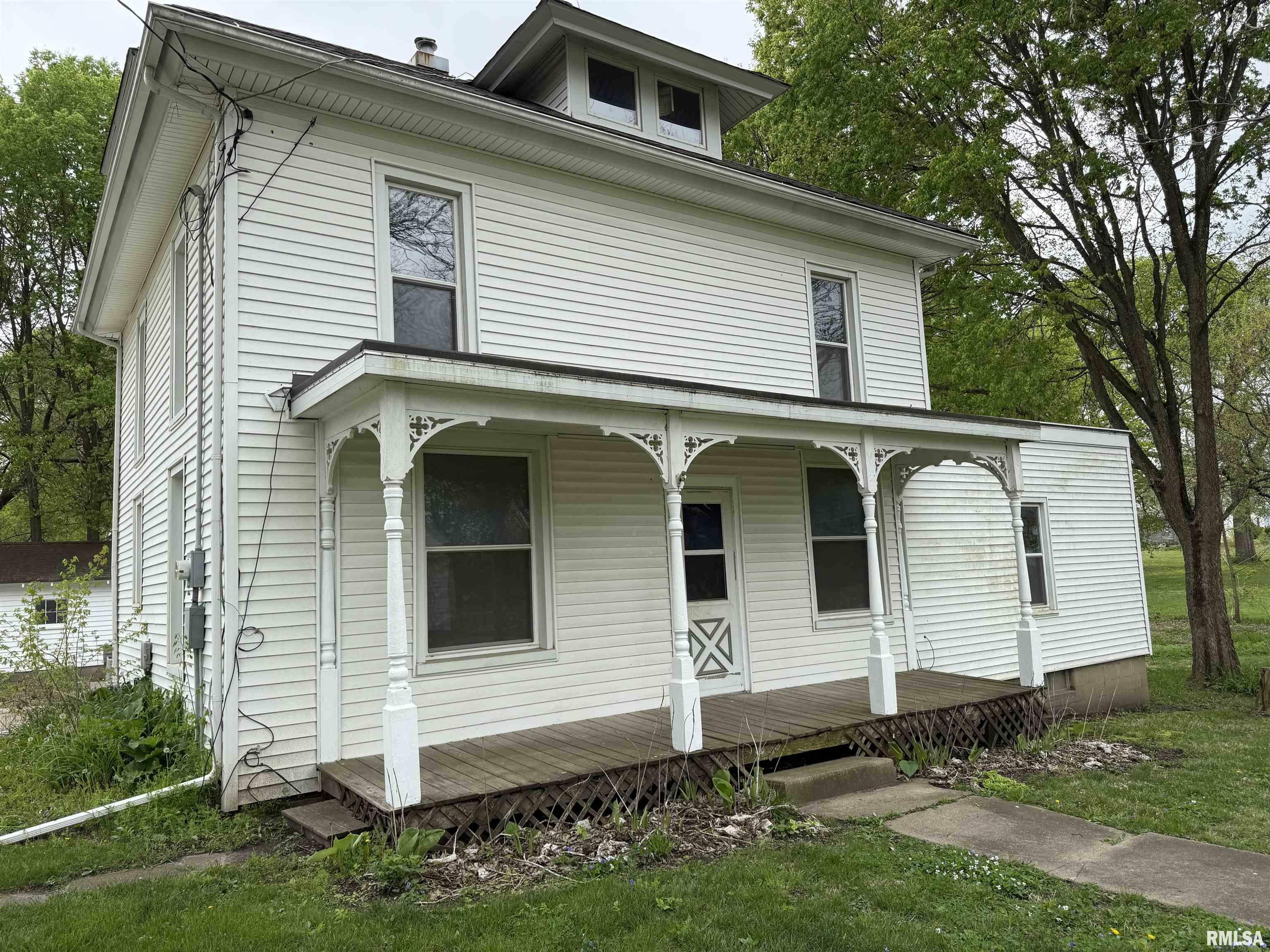Property Photo: 312 E Gale Street IL 61489