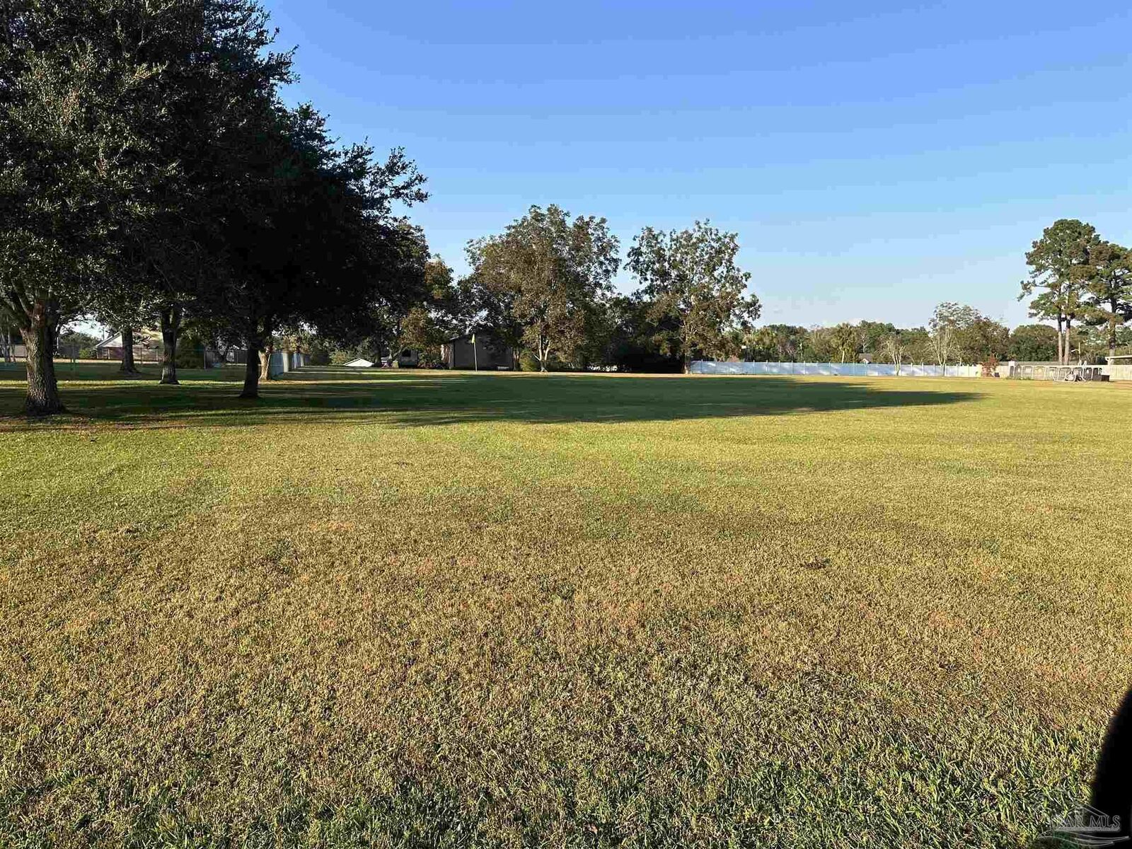 Property Photo:  586 Pinebrook Cir  FL 32533 