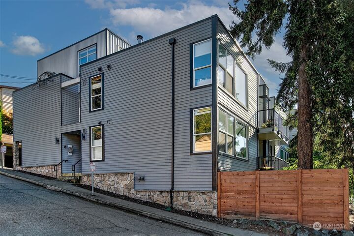 5000  Fauntleroy Way SW 304  Seattle WA 98136 photo