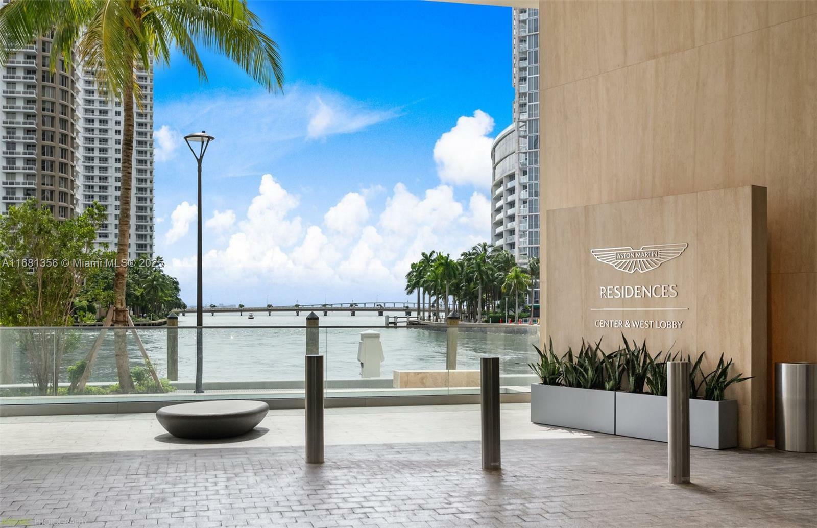 Property Photo: 300 Biscayne Blvd Way 1205C FL 33131