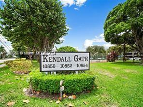 10852 Kendall Dr 403  Miami FL 33176 photo