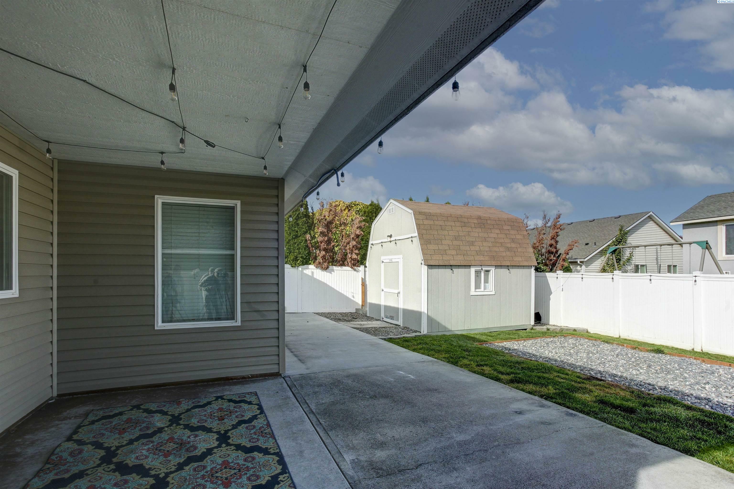 Property Photo:  7811 White Bluff Ct.  WA 99301 