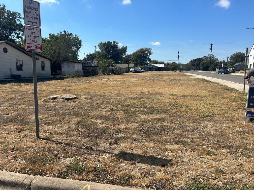 Property Photo:  502 W 6th Street  TX 78626 