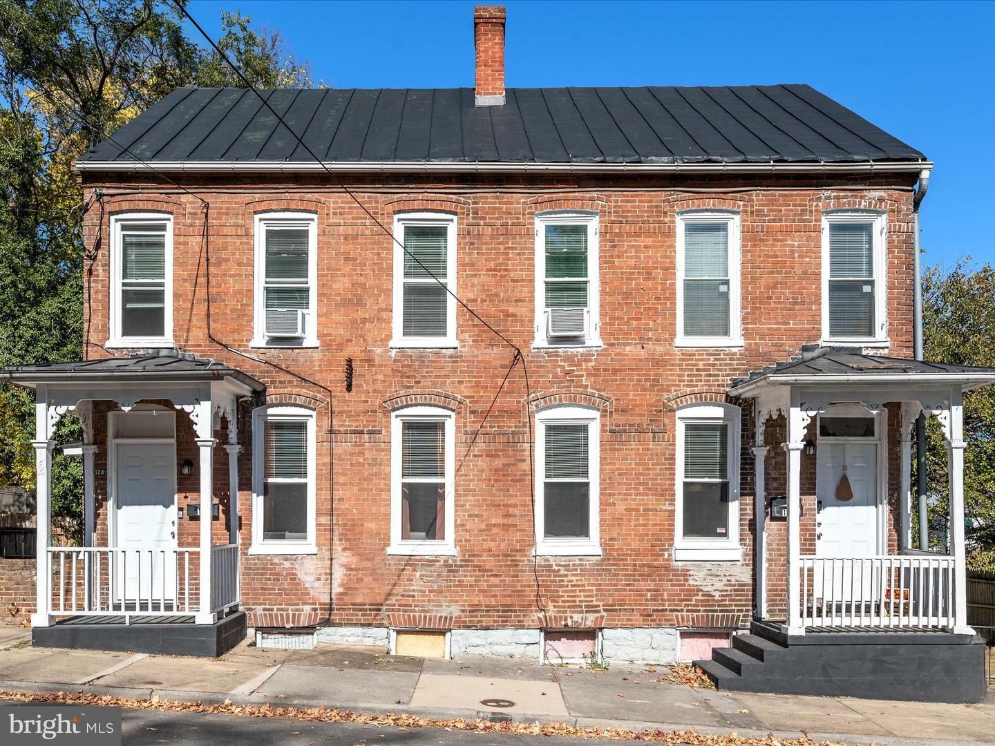 Property Photo:  120-122 E Leicester Street  VA 22601 