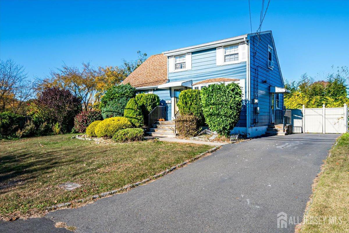 Property Photo:  38 Laurel Street  NJ 08861 