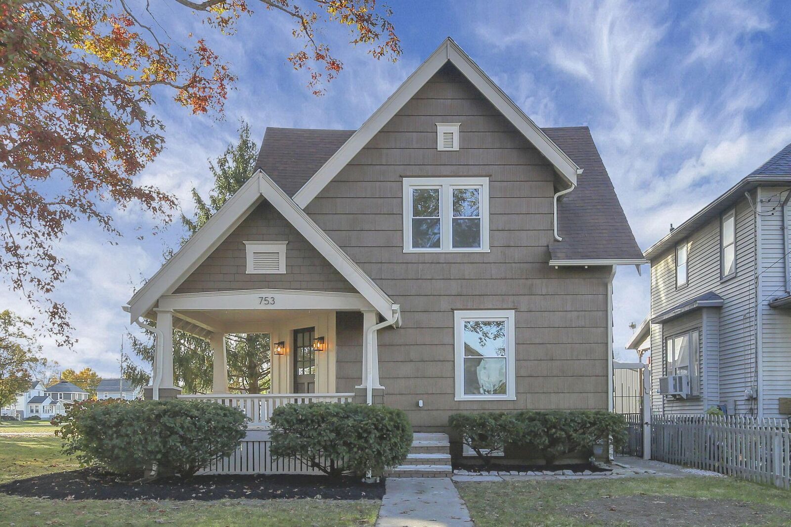 Property Photo:  753 Oak Grove Avenue  OH 43302 