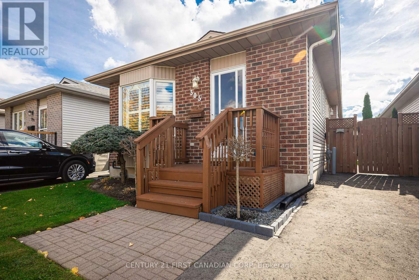 Property Photo:  305 Simpson Crescent  ON N5V 5E1 