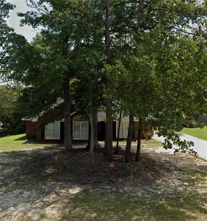 Property Photo: 663 Lee Road 437 AL 36870
