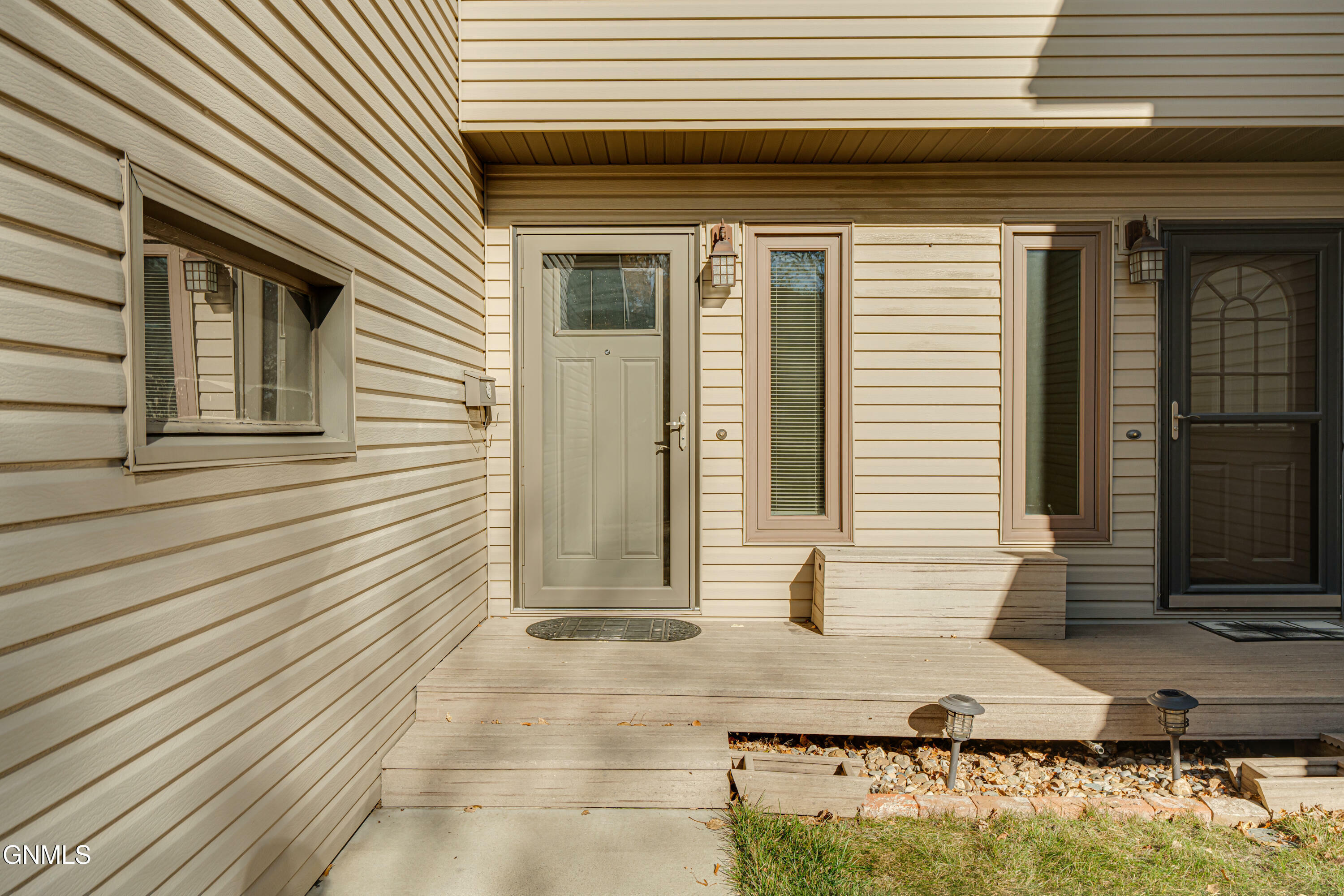 Property Photo:  2986 Ontario Lane  ND 58503 