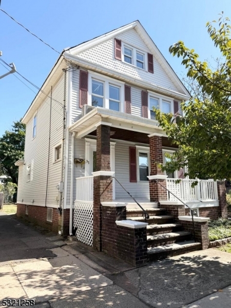 Property Photo:  95 Harvey St  NJ 08901 