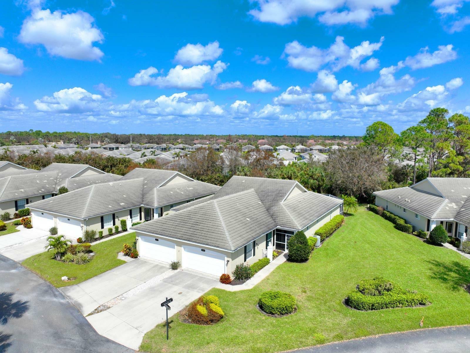 Property Photo: 760 Tartan Drive 760 FL 34293