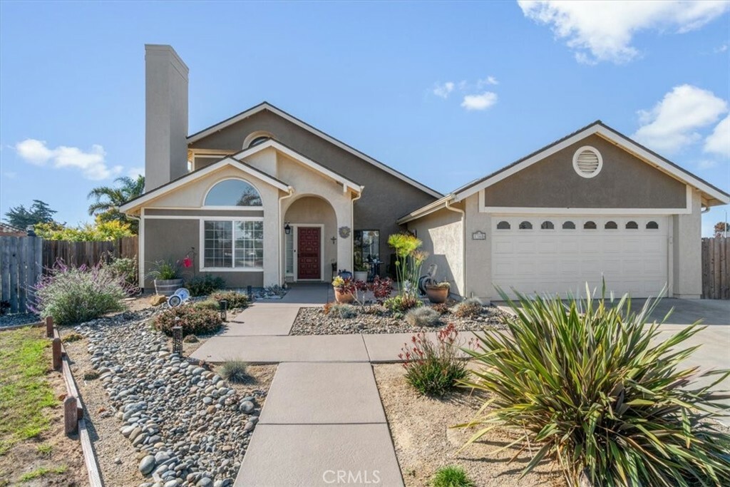 Property Photo:  1360 Charter Court  CA 93455 