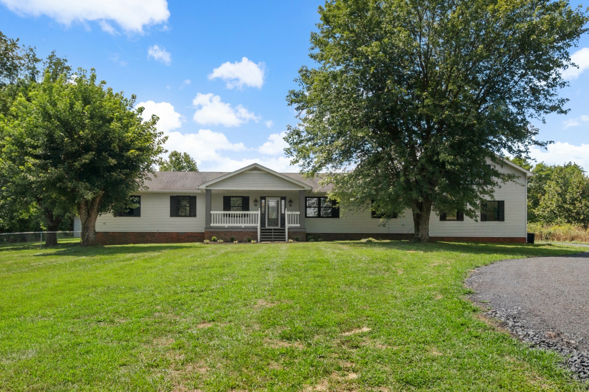 Property Photo:  9895 Old Highway 52  TN 37186 