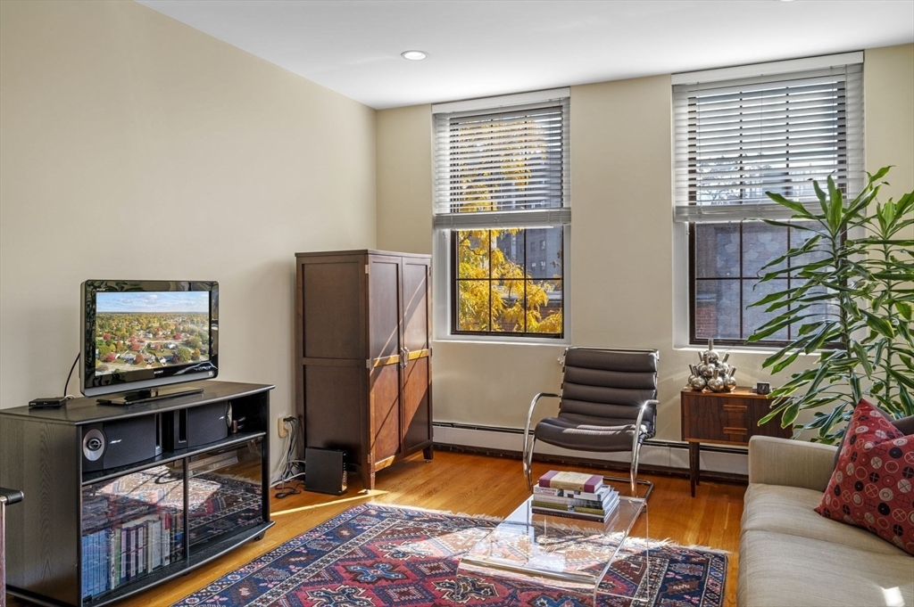 Property Photo:  19 Fayette Street 7  MA 02116 