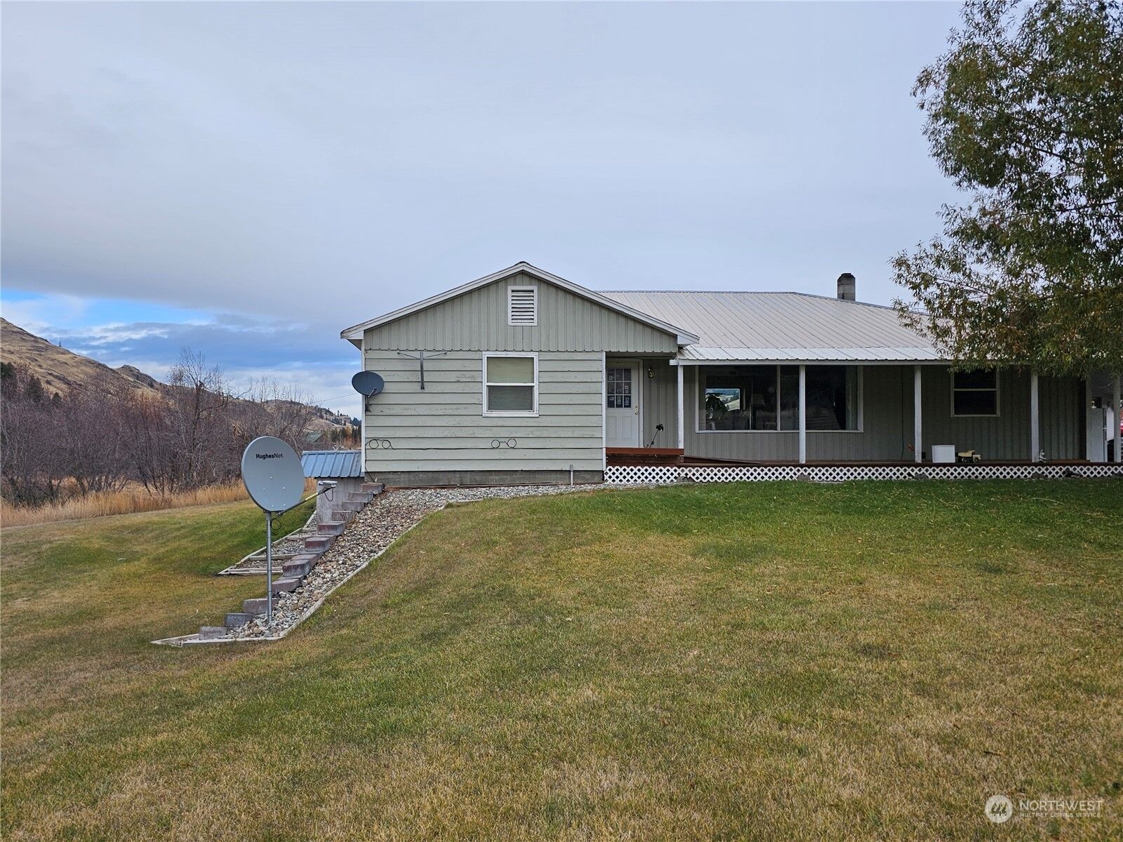 Property Photo:  196 A  Bolster Road  WA 98844 