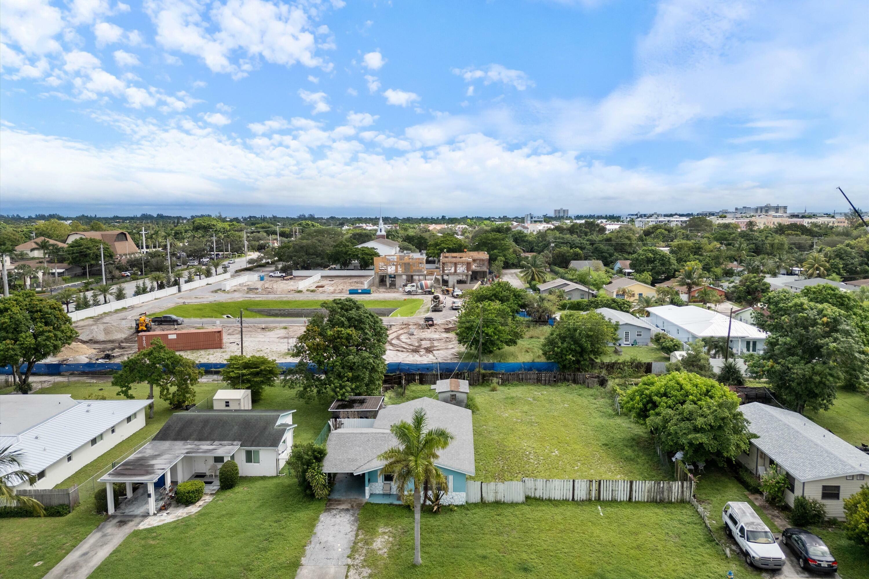 Property Photo:  333 NW 3rd Avenue  FL 33444 