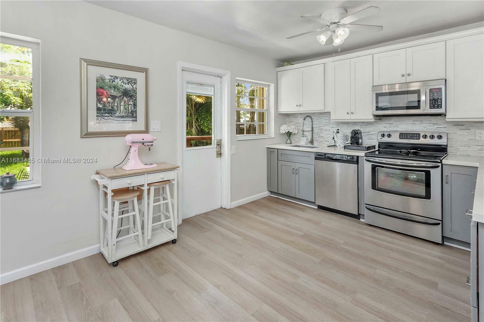 Property Photo:  1403 Mayo St  FL 33020 