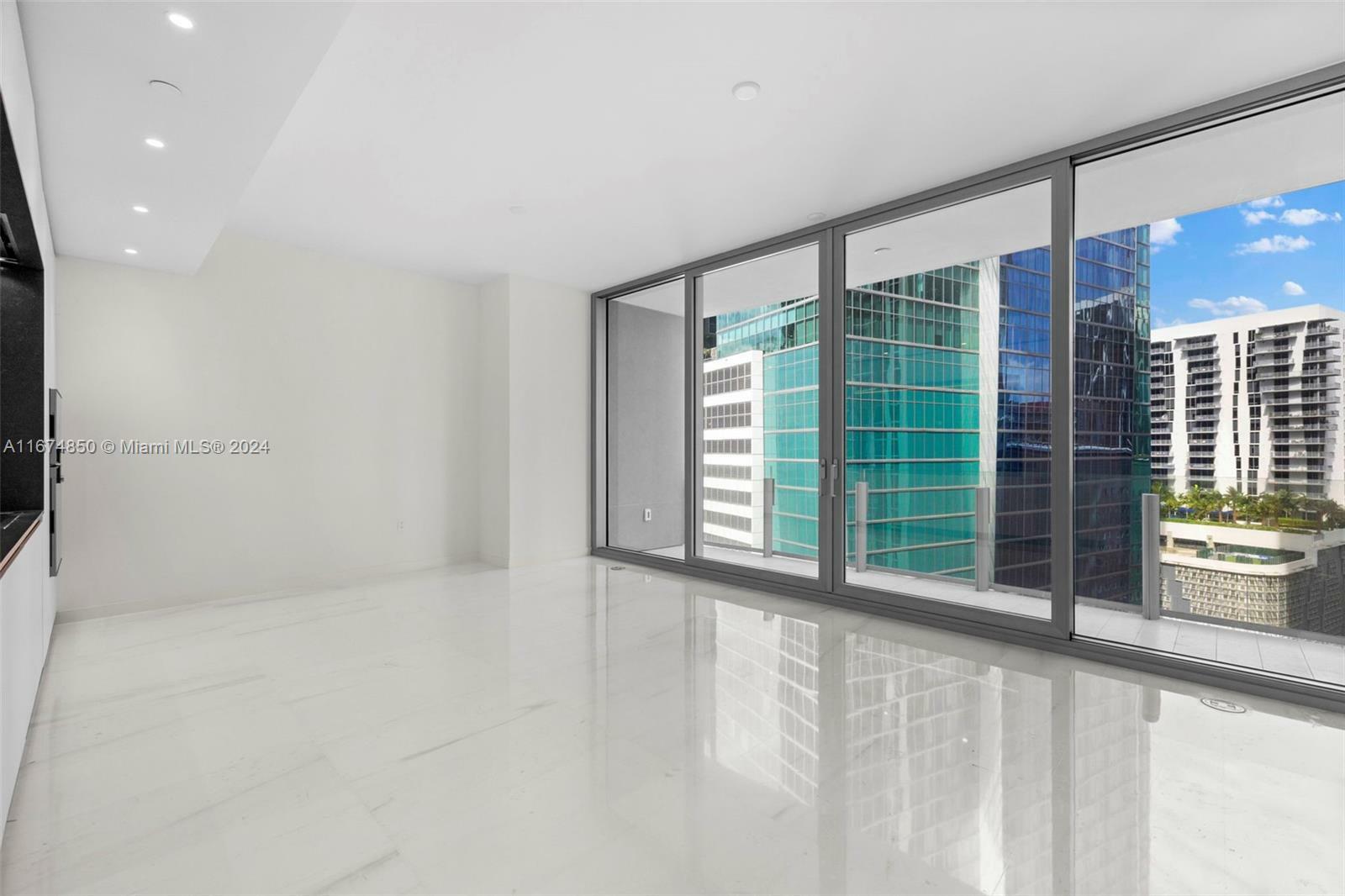 Property Photo:  300 Biscayne Blvd Way 1708  FL 33131 