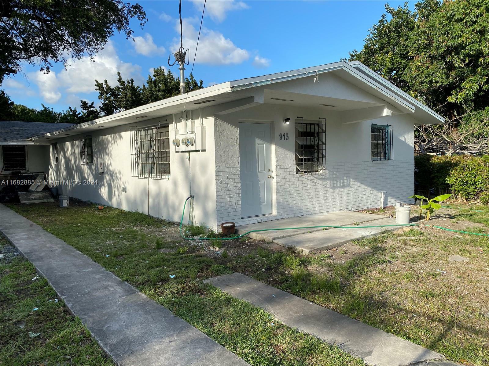 915 NW 80th St  Miami FL 33150 photo