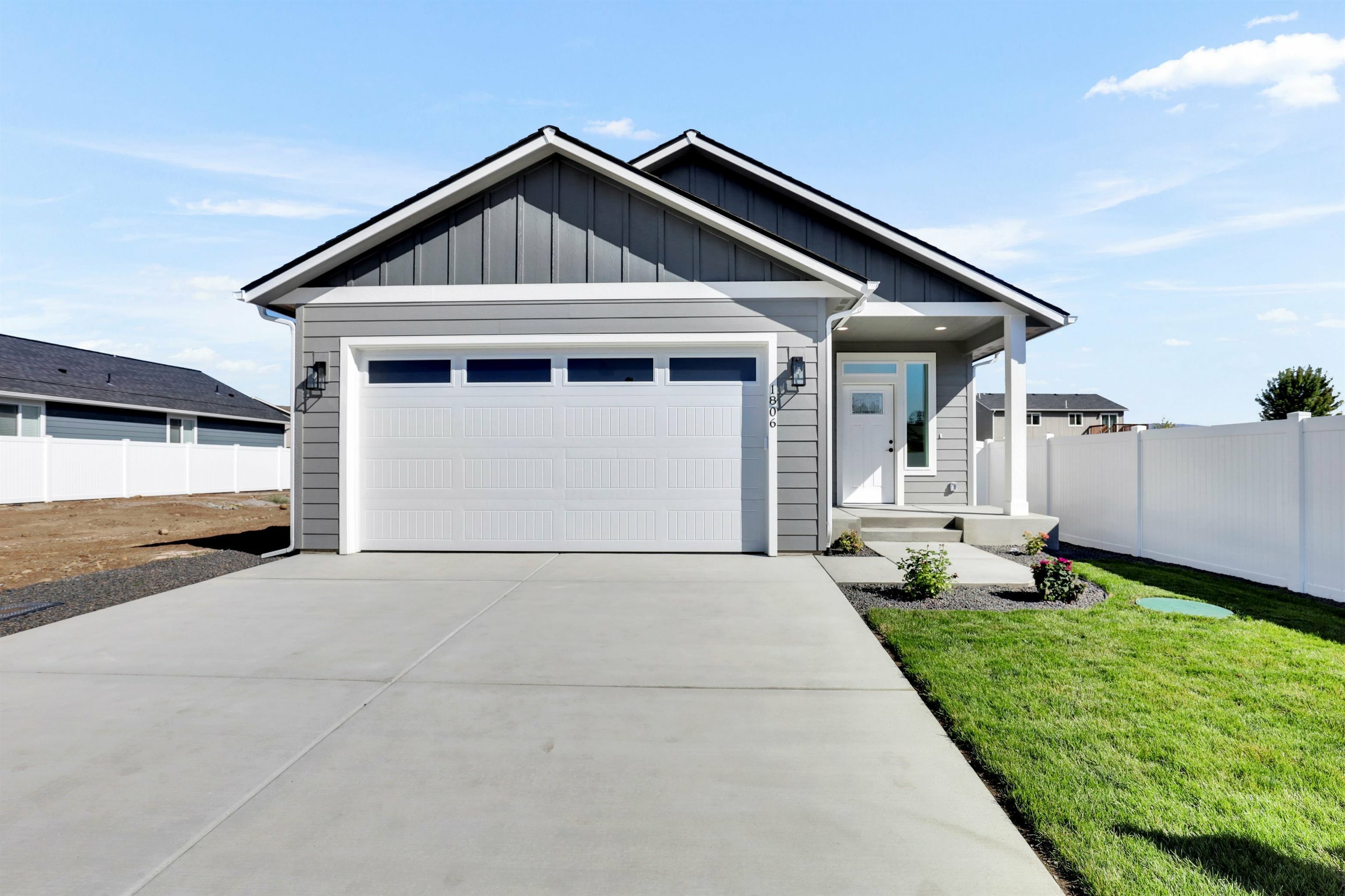 Property Photo:  1806 N Jakeman Ct  WA 99016 