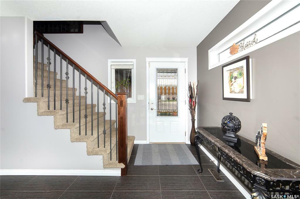 Property Photo:  423 Beckett Crescent  SK S7N 4W7 