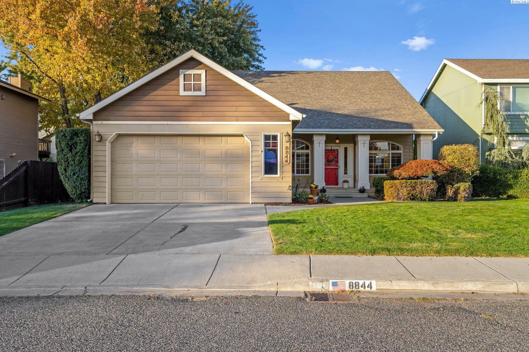 Property Photo:  8844 W Klamath Ave  WA 99336 