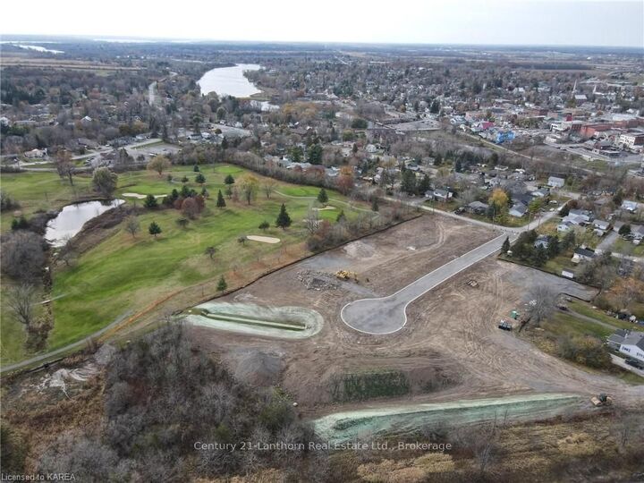 Photo de la propriété:  43 Parks St  ON K7R 0G1 