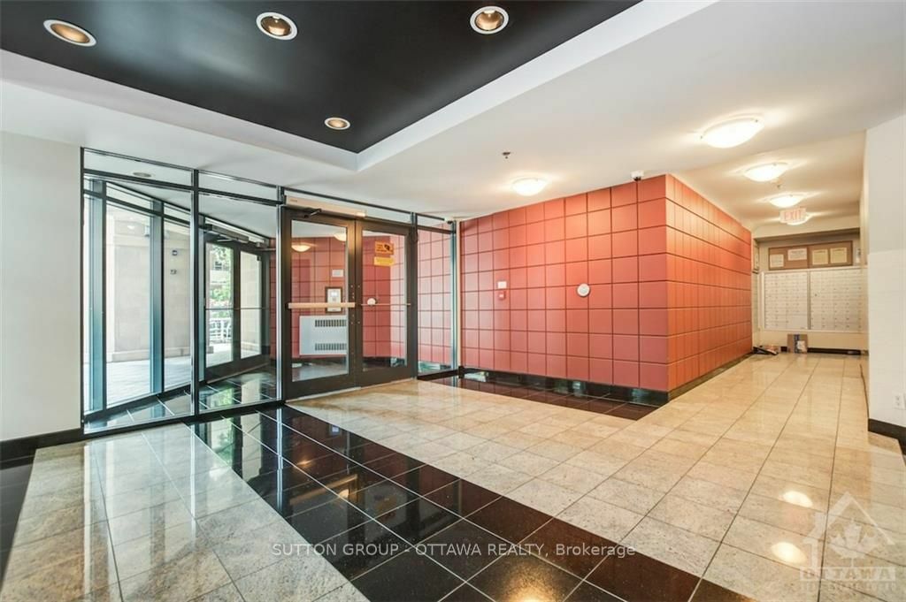 Property Photo:  445 Laurier Ave W 1001  ON K1R 0A2 