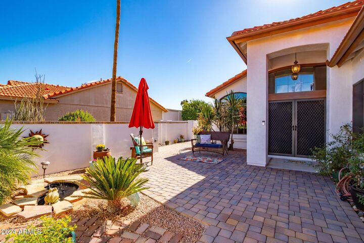 Property Photo: 10909 E Silvertree Drive AZ 85248