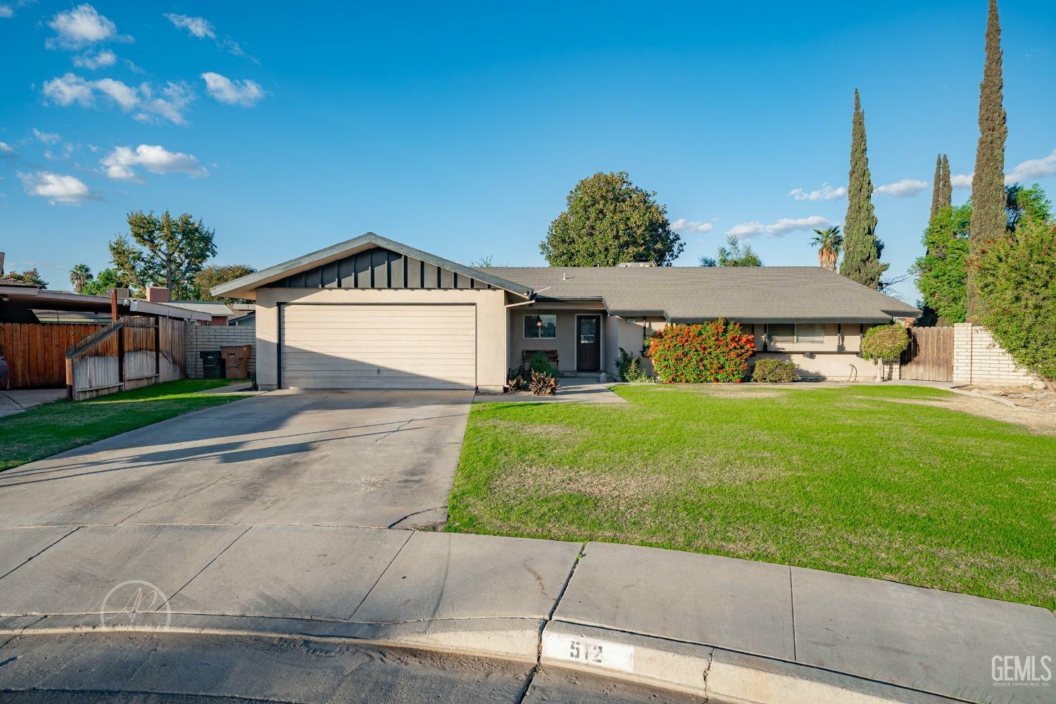 Property Photo:  512 Friant Court  CA 93309 